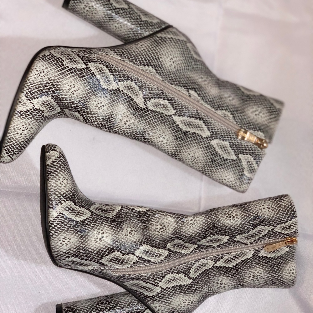 NOT FOR SALE SOLD ON ANOTHER LISTING - Picture 4 of 6